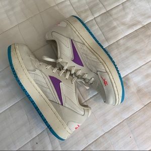 REEBOK VINTAGE PLATFORM SNEAKER